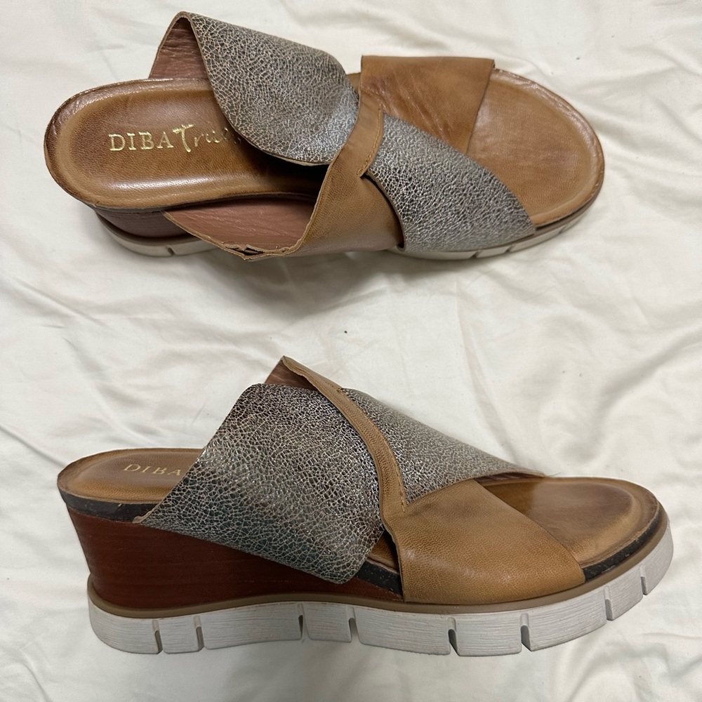 Diba true sandals